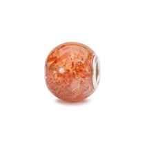 Trollbeads bedel Zonnesteen, rond. Helioliet is het symbool van de zon en is gevuld met de energie van het licht. Het is een edelsteen met een overvloed aan vreugde die onafhankelijkheid en originaliteit bemoedigt en roem en voorspoed aantrekt op het moment dat je het niet verwacht.