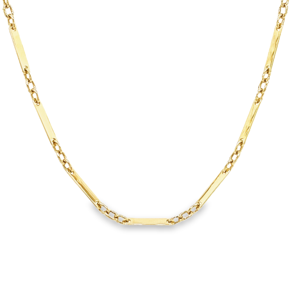 Dit 14-karaats geel gouden collier is erg elegant. Platte plaatjes worden met elkaar verbonden door steeds 3 losse schakels. Armband GAS167WRSM is een setje met collier GCS167WRSM.