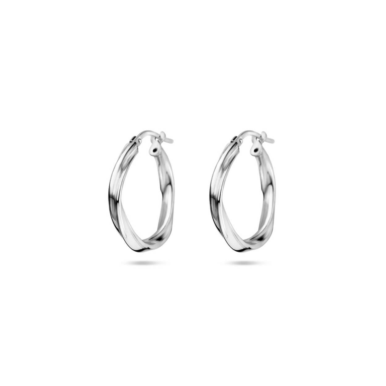 Gerhodineerd 925 zilveren klapoorringen met een dikte van 2.5mm.
