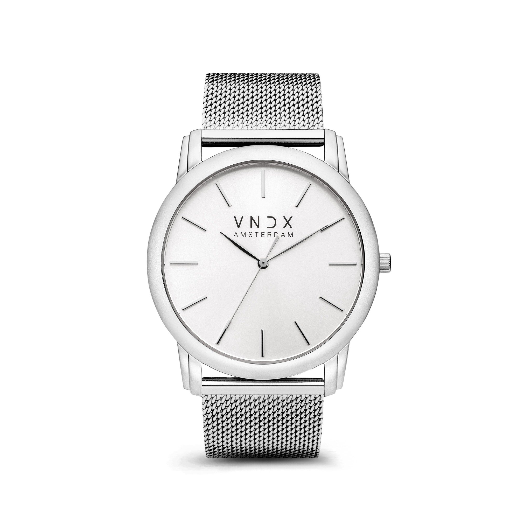 De City Chick XL, Ga jij op in het bruisende stadsleven? Ben jij op de hoogte van de laatste trends? Dan is deze City Chick het perfecte horloge voor jou. Haar minimalistische design zorgt voor een rustige modebewuste uitstraling. Haar slimme kast heeft een diameter van 42 mm.

In de kast zit een slim uurwerk, waarop een stralende wijzerplaat rust. Haar slimme uitstraling zorgt ervoor dat jou City Chick gemakkelijk te combineren is met je lievelingsoutfits.

Met je City Chick zul je schitterende tijden beleven, je horloge zit prettig om de pols en is licht in gewicht.

Door haar mesh zilveren band, vormt haar minimalistische design zich gemakkelijk om je pols. Ook het op maat maken van je horloge is eenvoudig te doen, door haar verstelbare sluiting.

Geniet en omarm het geluk dat de stad je geeft. Laat dit horloge ervoor zorgen dat je Never Too Late bent!