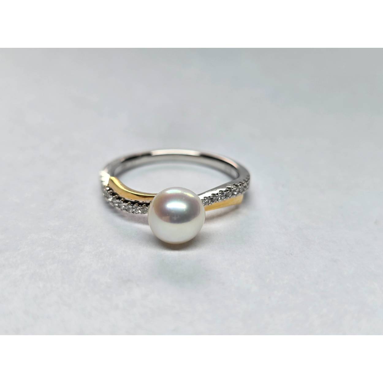 Ring goud 18kt met diamanten en parel