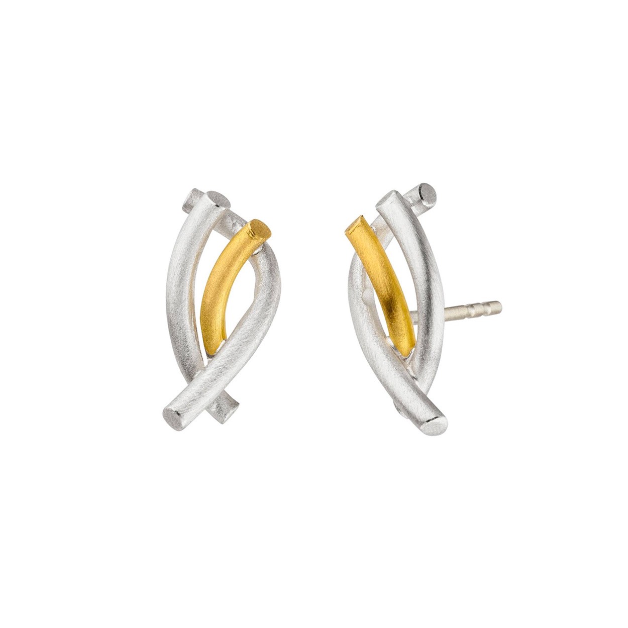 De handgemaakte design sieraden van MANU SCHMUCK zijn stuk voor stuk iconen waarmee de drager zijn persoon onderstreept. Een bijzondere edelmetalen en contrastrijke combinaties kenmerken MANU.
