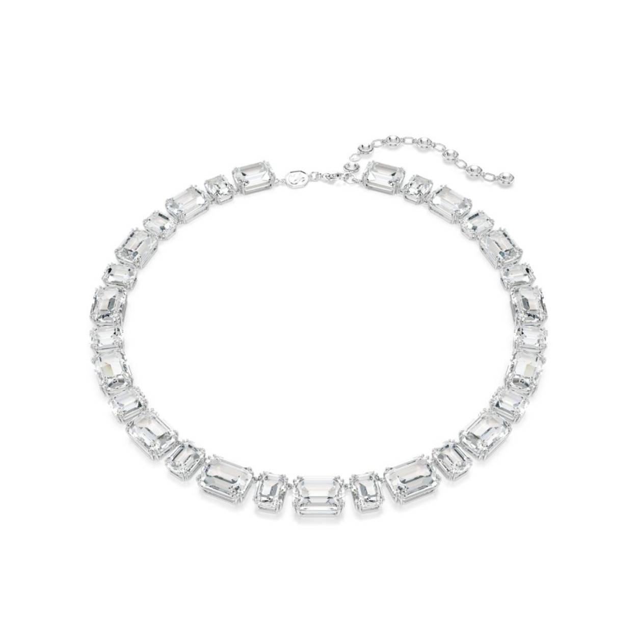 Deze prachtige ketting, ideaal te combineren met andere Millenia-kettingen, biedt talloze stijlmogelijkheden. Het ontwerp met rhodium toplaag heeft een karabijnsluiting en is versierd met heldere kristallen in Octagon-slijpvorm, die horizontaal en verticaal afwisselen voor een volledig ring vol stralende elegantie. Een subliem voorbeeld van Swarovski’s meesterschap van licht dat u keer op keer kunt dragen.