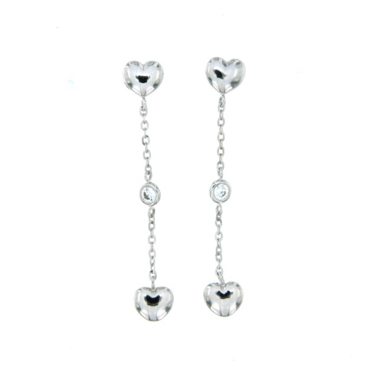 Wit gouden lange oorstekers (18 kt) met hartjes en zirkonium steentjes
Afmetingen: 33 mm x 5,5 mm
Bijhorende ketting en armband ook verkrijgbaar
De prijs kan variëren naargelang de goudprijs