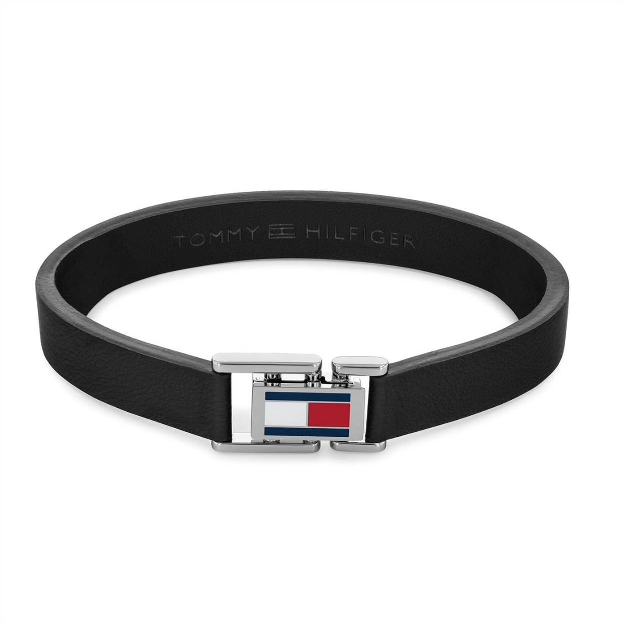 Tommy Hilfiger Jewels TJ2790429 Armband Heren Gerecycled Leer Zwart 21cm
Deze unieke armband van Tommy Hilfiger van de jewelry serie met nr: TJ2790429 is een casual model. De gerecycled zwart leren heren armband heeft een stalen klapsluiting die op 2 matan te stellen is. Op de sluiting is het kleurrijke Tommy logo geplaatst. De totale lengte is 21cm.

Het merk:
Tommy Hilfiger is wereldwijd één van de grootste designer lifestyle merken en is internationaal bekend om haar classic American cool stijl. De sieraden zijn voor dames en heren met een eigen stijl, die niet bang zijn om dit aan de wereld te laten zien.

Specificaties:
- Artikelnr: TJ2790429
- Zwart leren armband
- Materiaal: Leer 
- Totale lengte 21cm
- Heren sieraad