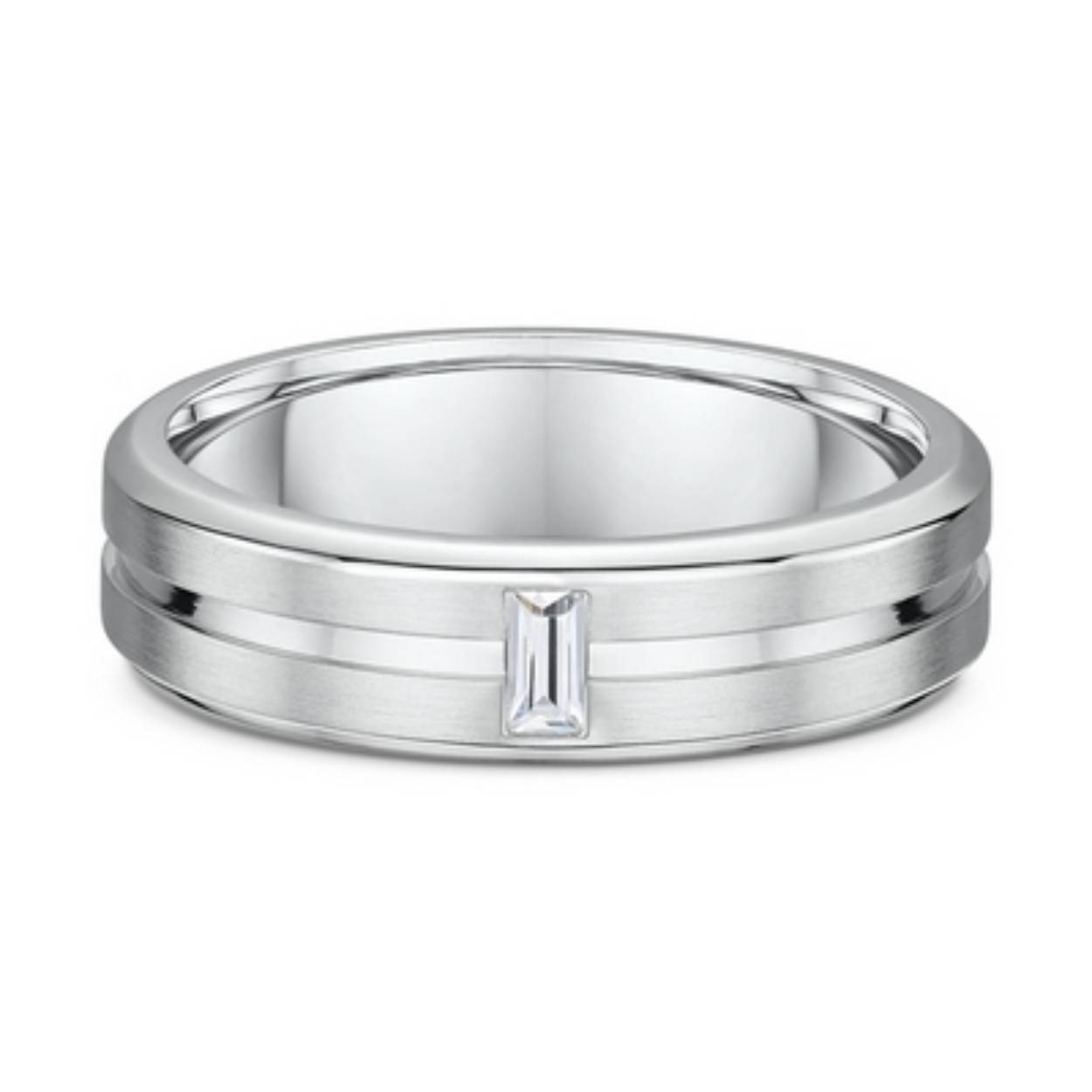 witgouden trouwringen, 6.5 mm breed, mat/glimmend De damesring is gezet met 0.120 ct baquette
De Prijs is op aanvraag