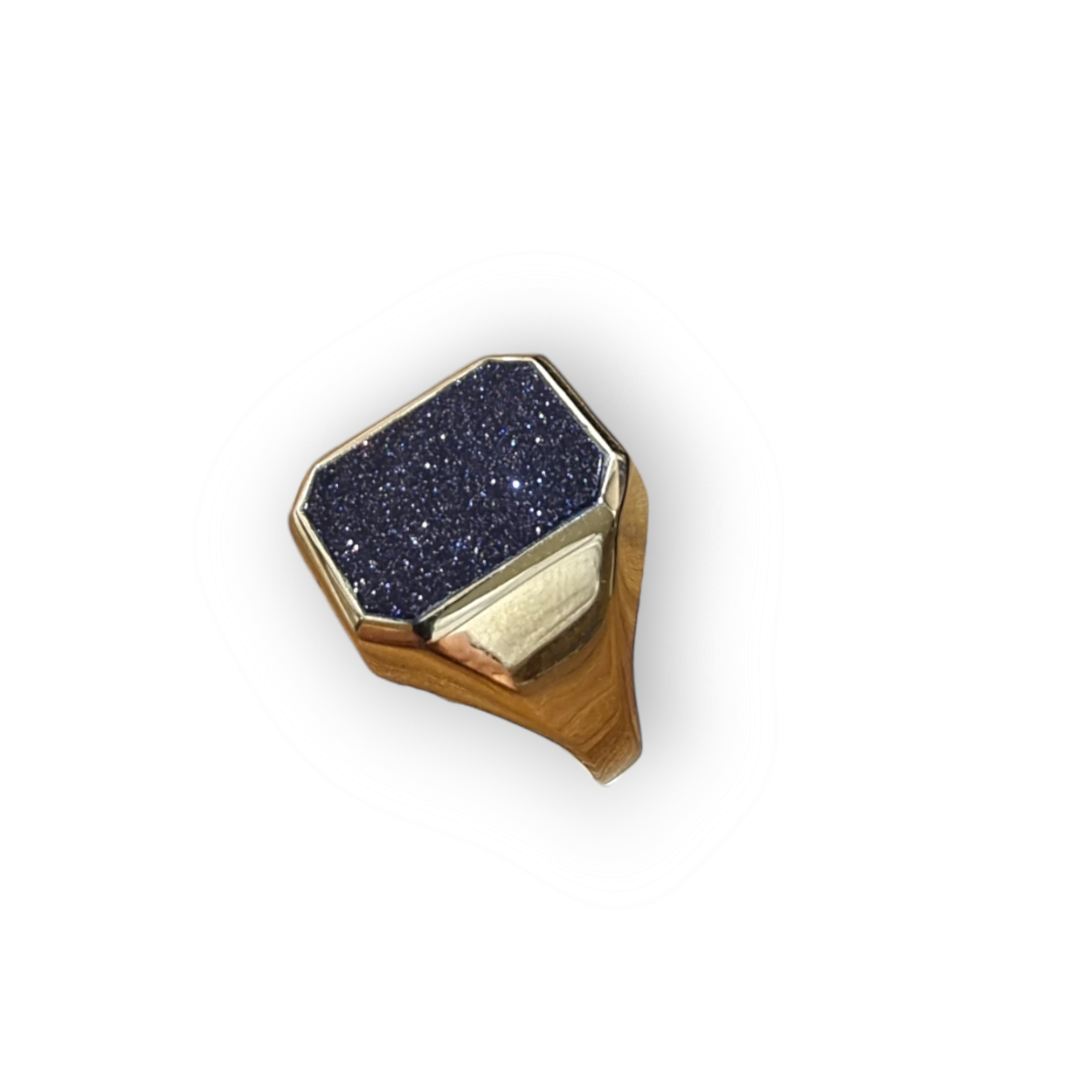 gouden heren ring. handgemaakt. met paars shine steen 