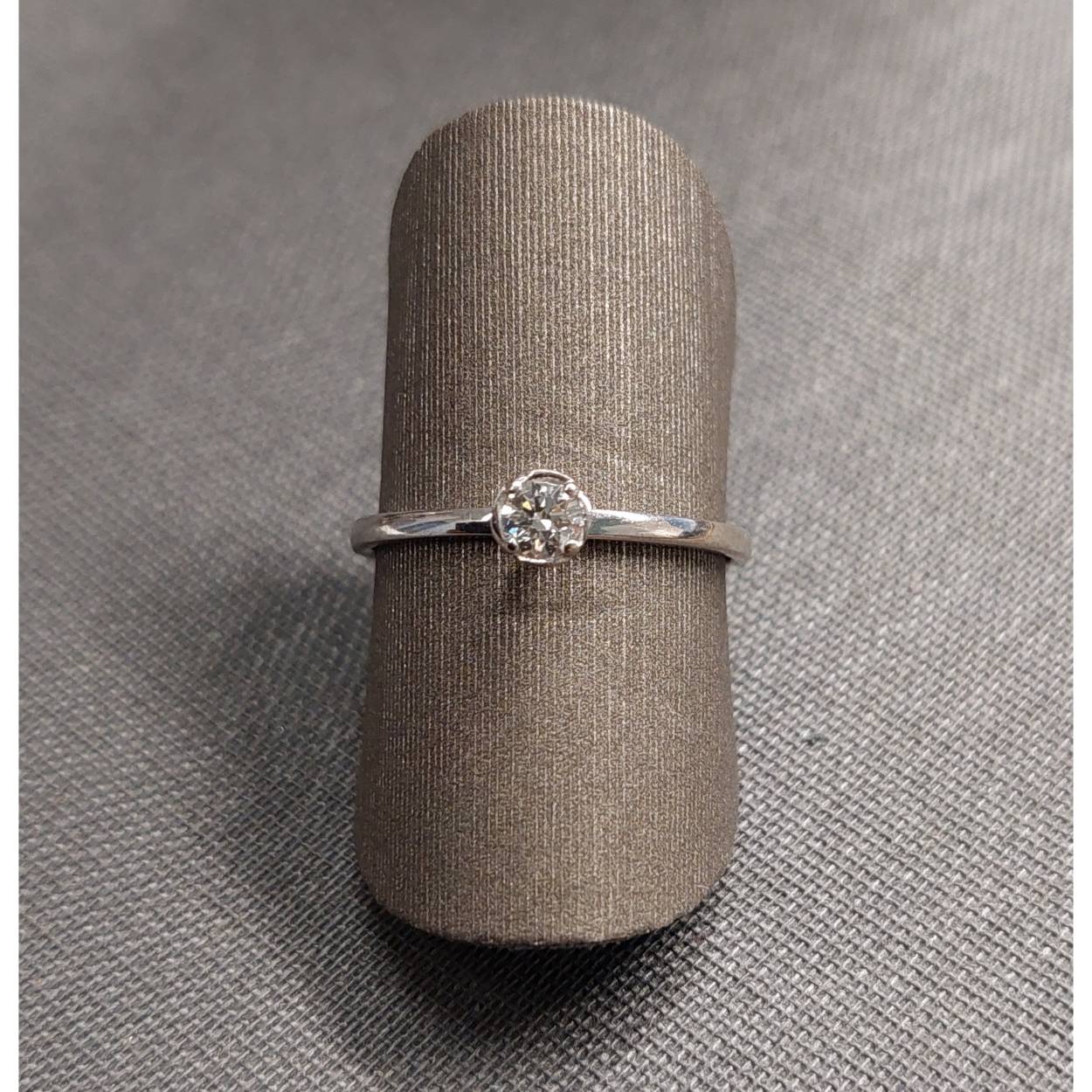 14kt Witgoud met 0.15ct 54