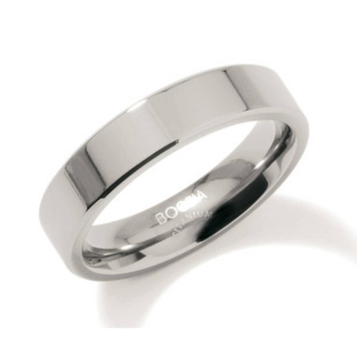 Dit is een ring van het merk Boccia Titanium