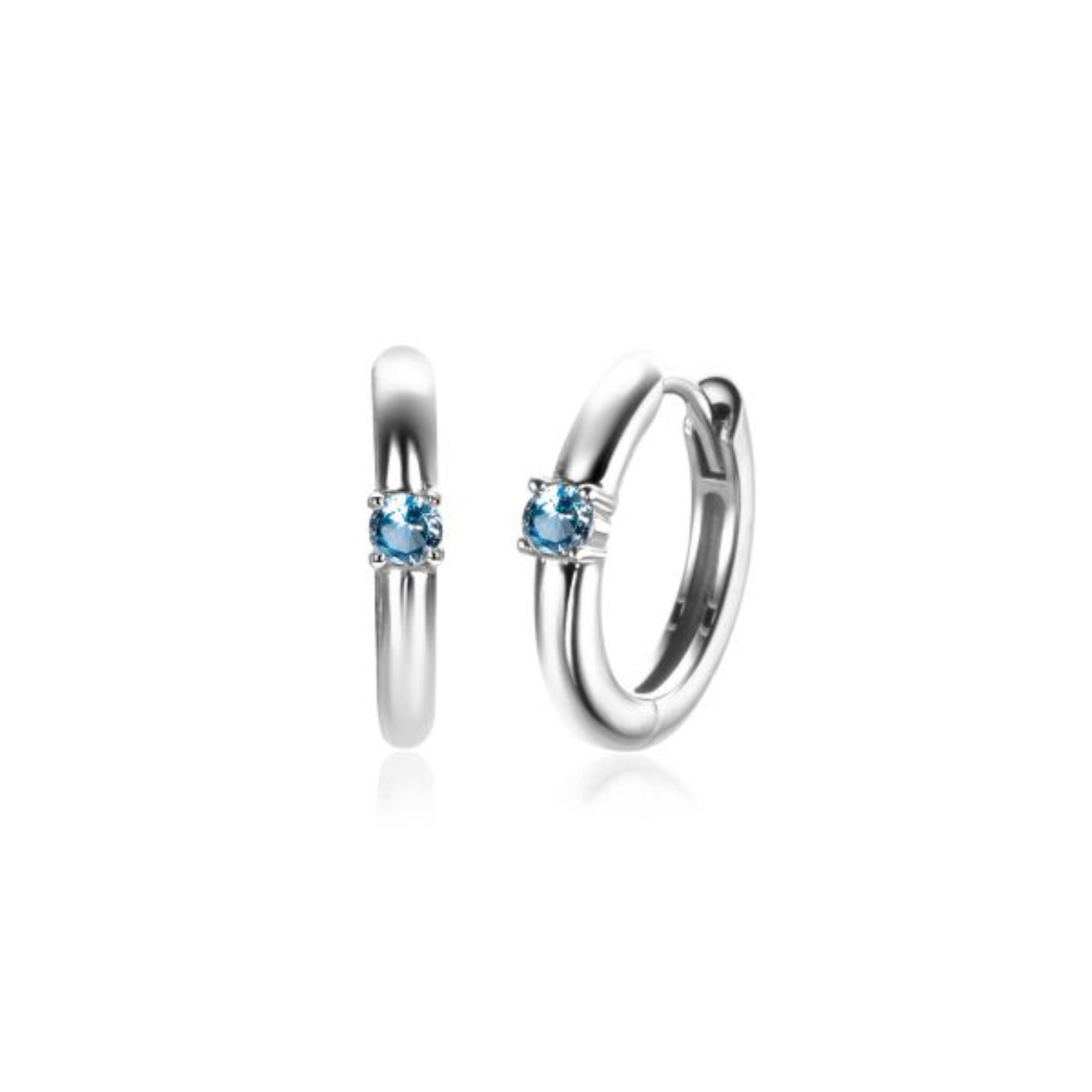 DECEMBER oorringen 13mm zilver met geboortesteen blauw topaas zirconia