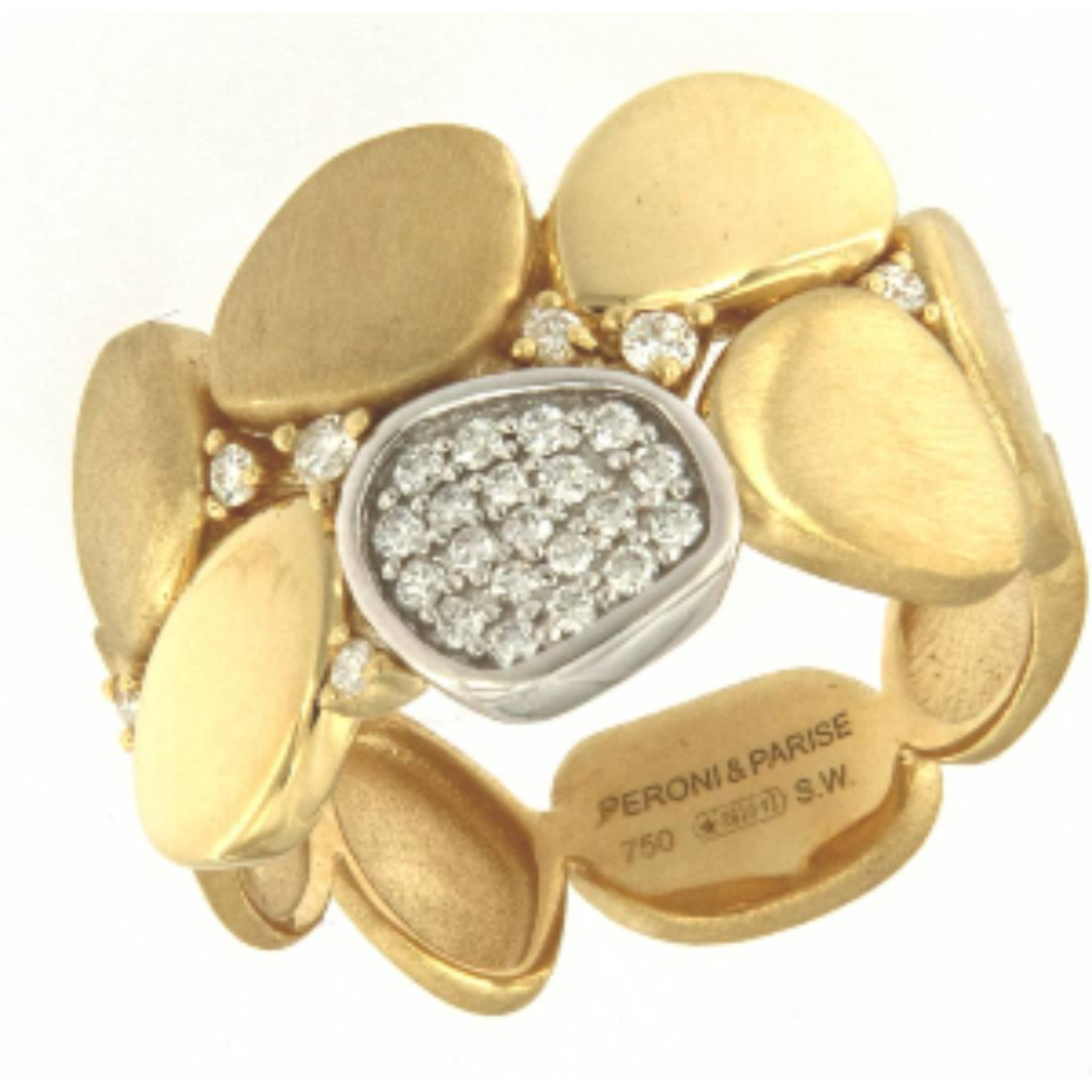 Deze ring is van het merk Peroni and Parise. Het is een damessieraad.
18 karaat GG met 0.21ct