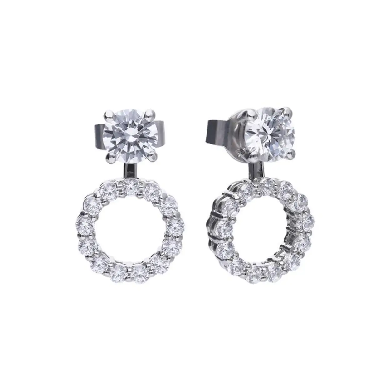 De luxe oorstekers van Diamonfire zijn op 2 manier te dragen. Als oorhanger of als oorsteker (zie foto's )
Het zilver is voorzien van een triple plating van palladium-platina-rhodium voor extra bescherming en een langdurige glans.
De zirkonia's zijn van topkwaliteit met een prachtige schittering.