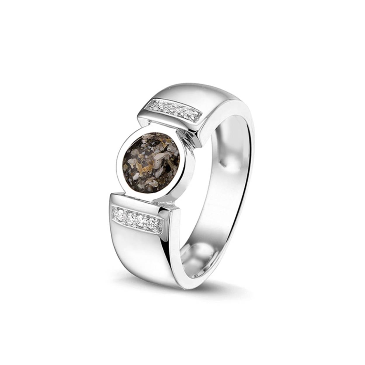 Zilveren See You  ring met zirkonia. Dit sieraad wordt zichtbaar aan de voorkant gevuld met as