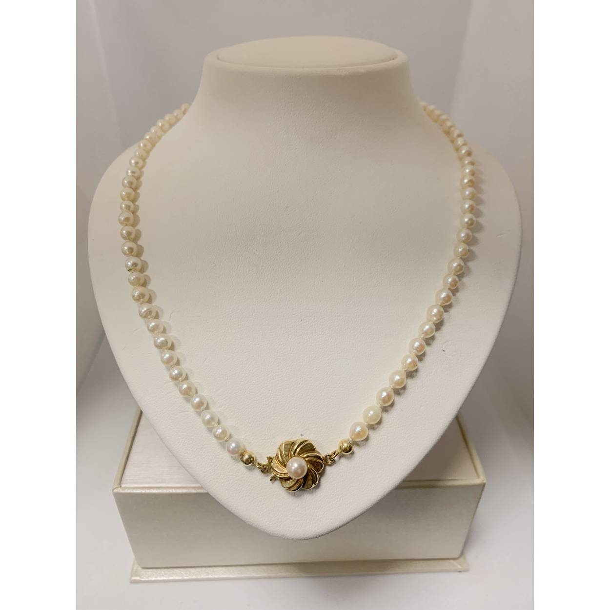 VINTAGE parelketting 30 cm / geelgouden sluiting