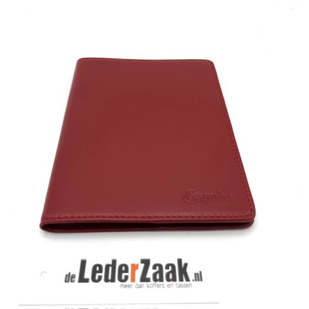 netjes uw paspoort bewaren? dat kan met dit fraaie etui. Strak design en super zacht leer.

Afmetingen:
Hoogte 14.3cm x breed 10.5cm x diep 0.5cm