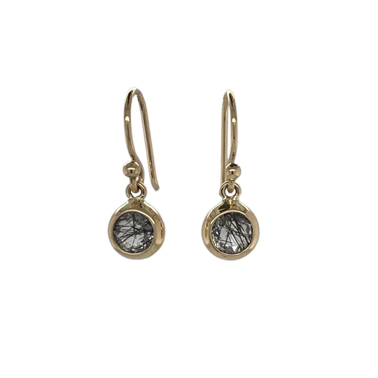 Oorhangers 14kt goud met een ronde facet geslepen rutielkwarts van 5mm