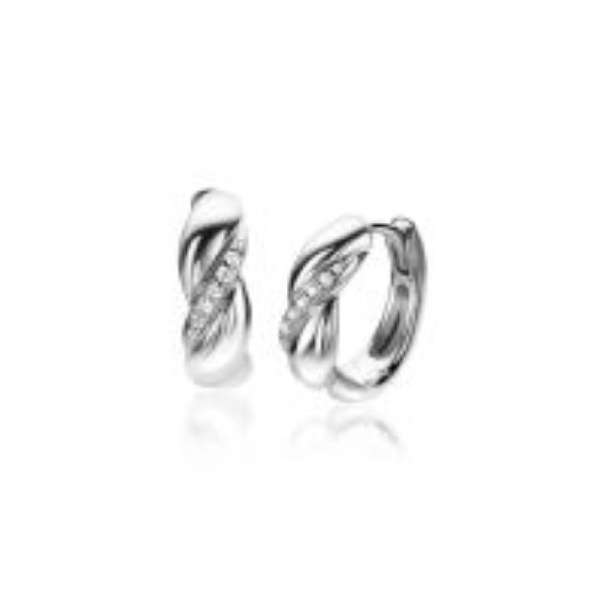 ZINZI zilveren oorringen (14x5mm) met gedraaid effect aan de voorzijde. De gladde banen worden afgewisseld met een door zirconia's ingelegde baan. Met luxe scharniersluiting. Maak je look compleet met de bijpassende ring! Vervaardigd van eerste gehalte zilver (925) en voorzien van een extra rodiumlaag voor een langdurige glans.
