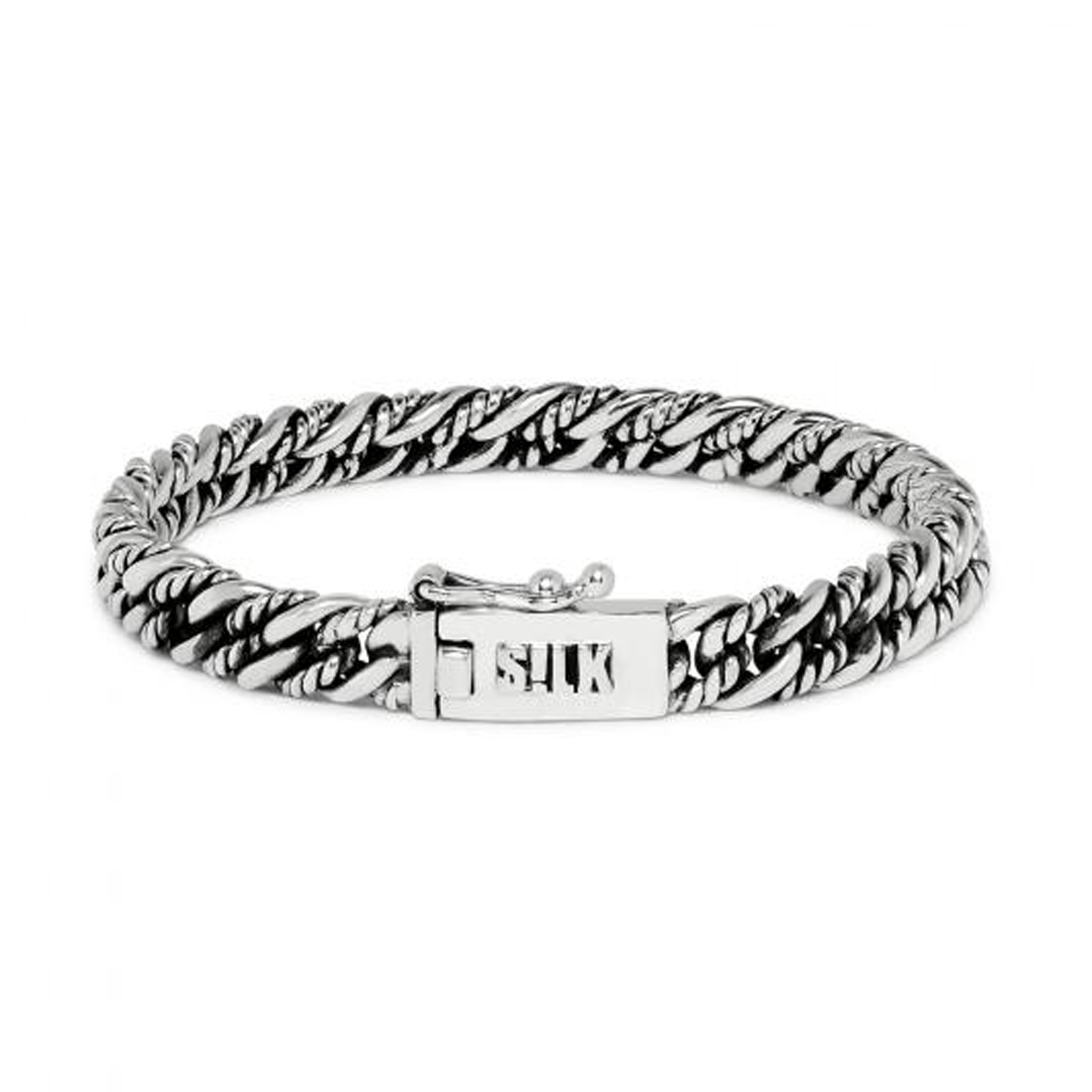 De Linked collectie kenmerkt zich door massief zilveren schakels welke soepel aan elkaar gekoppeld zijn tot stevige stoere sieraden met de voor SILK herkenbare verfijnde afwerking. Deze nieuwe 243 linked armband heeft een extra gedecoreerde draad.