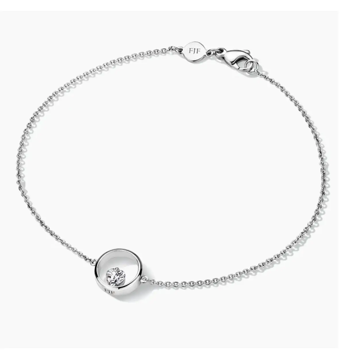 Deze armband is gemaakt van hoogwaardig zilver en heeft een zilverkleurige afwerking die zorgt voor een elegante uitstraling.