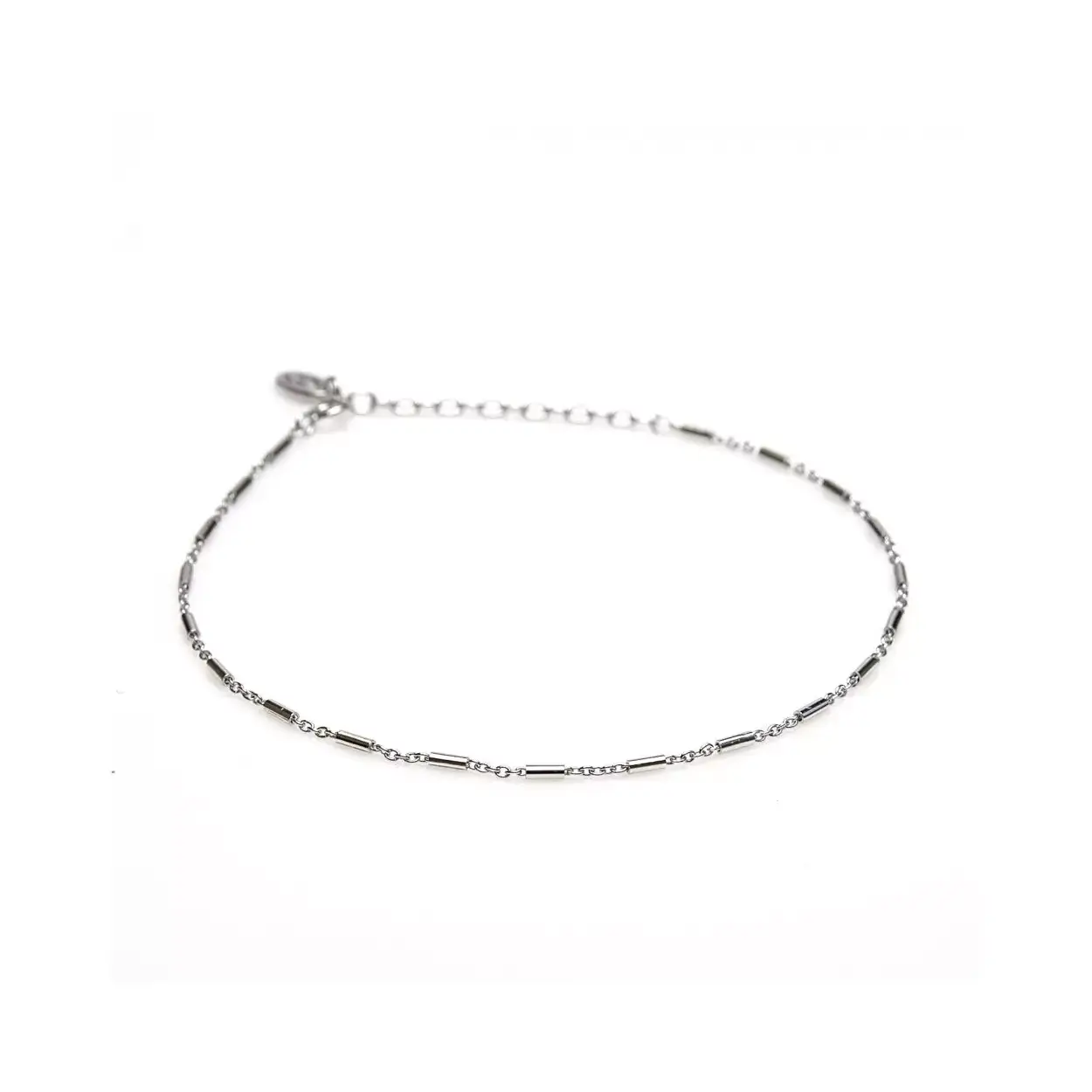 Karma Ankle Tube - Silver

De echte Karma liefhebster van de armbanden wil natuurlijk ook zo'n schitterend enkelbandje.

SKU	                        21005S
Kleur	                        Zilver
Materiaal	                Zilver 925 Sterling
Merk	                        Karma Jewelry
Lengte Enkelband	23+4 cm