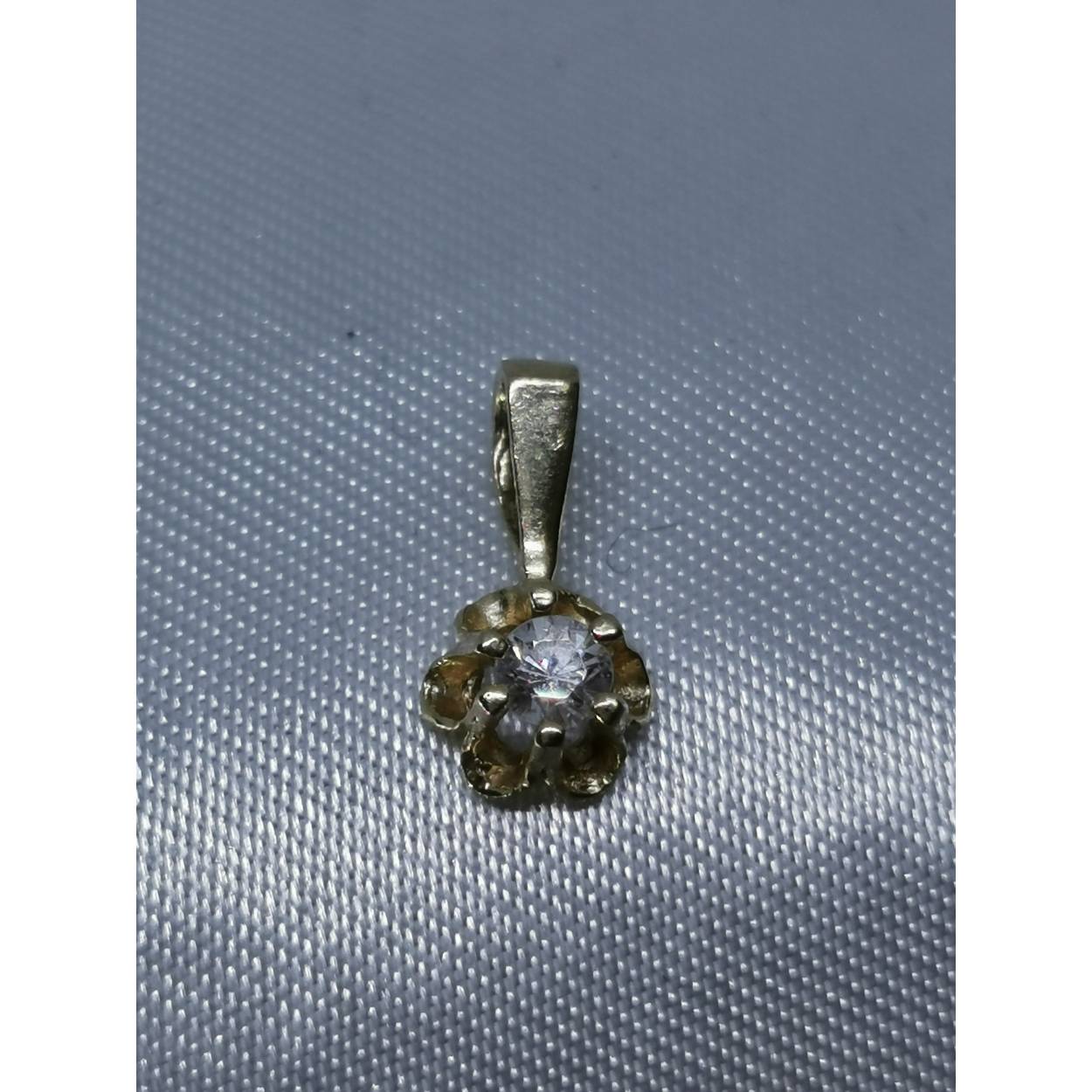 14 Karaat geel gouden hanger met solitair zirkonia in klauwzetting