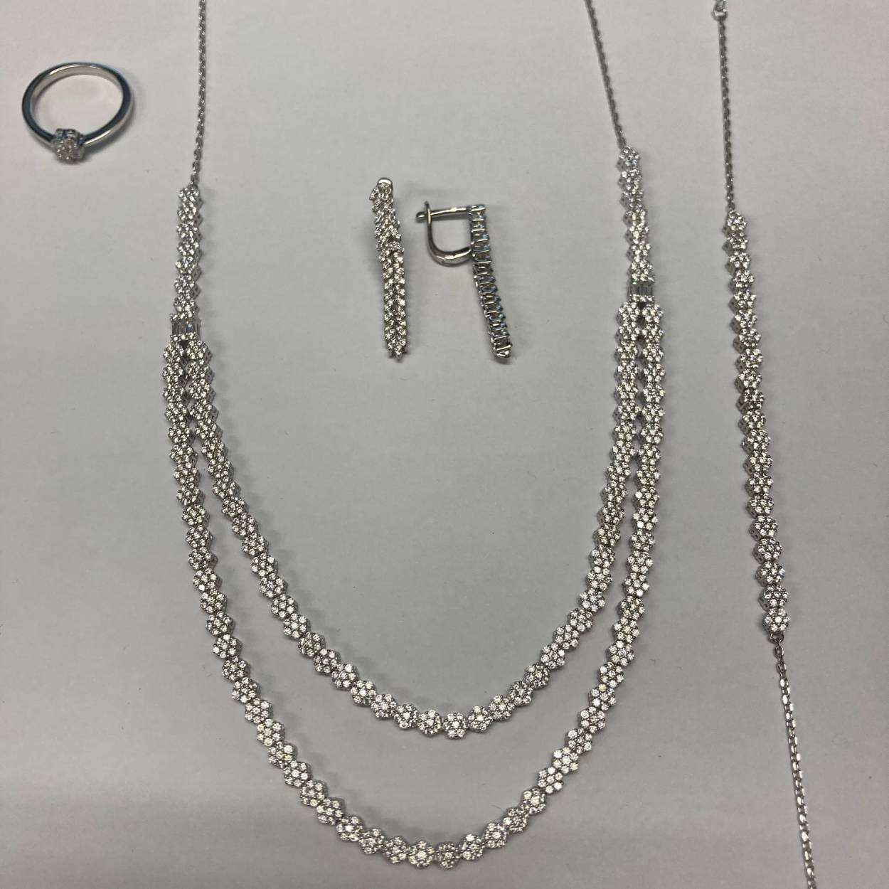 My imenso zilveren OMD Bridal "Engelberga" 
Collier