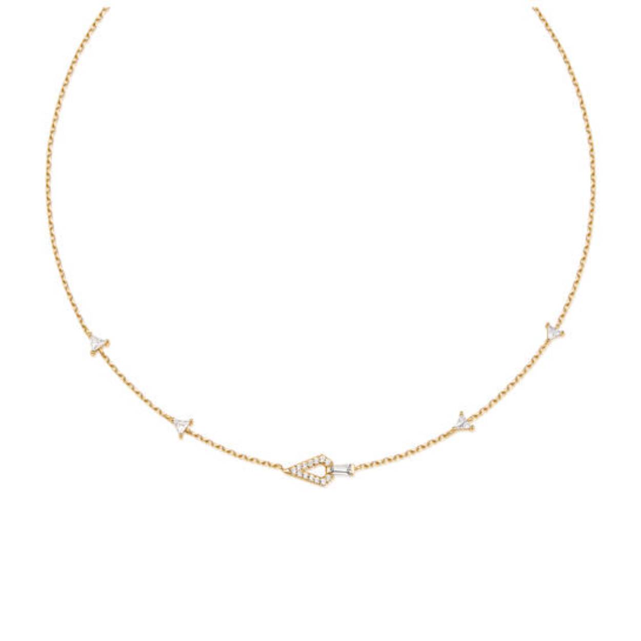 Verfraai je juwelengarderobe met onze prachtige halsketting. Met holle en stevige geometrische vormen afgewerkt met zirkonia s is deze eigentijdse ketting het perfecte stapelbare sieraad voor elke gelegenheid.

HET MERK
Geïnspireerd door de laatste fashion trends is Ania Haie het toonaangevende sieradenmerk voor hoogkwalitatieve maar ook betaalbare zilveren sieraden, zonder op de kwaliteit in te leveren. Iedere collectie is gebaseerd op de laatste catwalktrends, waardoor Ania Haie snel tot hét sieradenmerk voor stijlbewuste consumenten is verkozen. Elk sieraad wordt ontworpen om te combineren met andere sieraden waardoor je je eigen look kunt creëren. Maar ook zijn Ania Haie sieraden opvallend genoeg om op zichzelf te dragen.

SPECIFICATIES
- Ania Haie
- Ketting
- Lengte 45cm
- 925 zilver met gold/ rhodium plating
- AH N059-03G