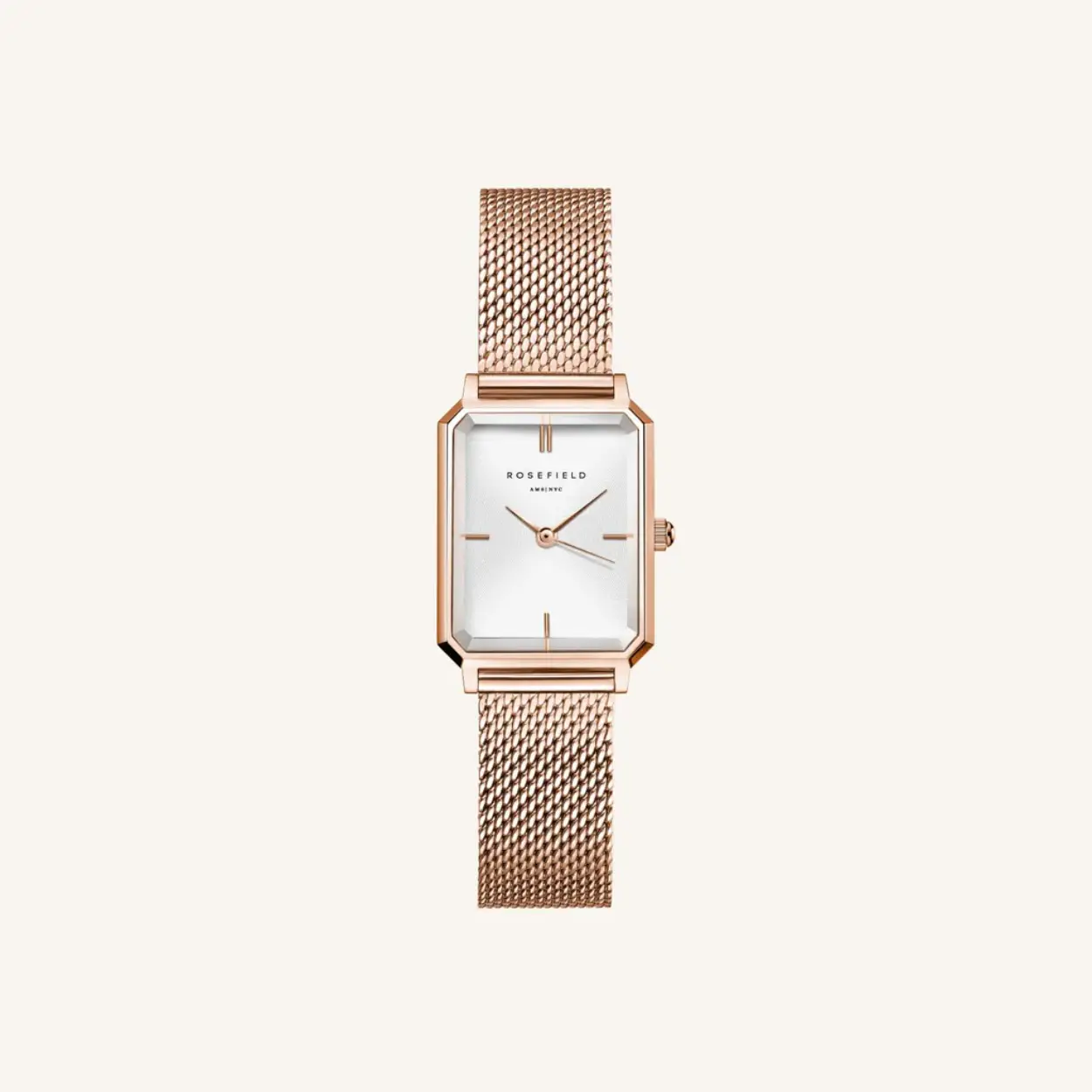 De Octagon XS past perfect om de smallere pols. Het 24mm achthoekige horloge heeft een moderne uitstraling, met klassieke details zoals 3D-facet glas en een elegante horlogeband van roestvrij staal rosé kleurig