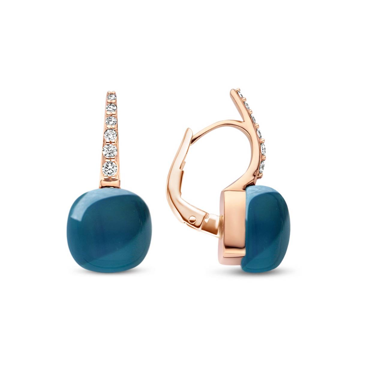 London Blue Lake
Deze Mini Sweety oorhangers zijn gemaakt van 18kt roségoud en afgewerkt met London Blue topaas met parelmoer en bezet met witte diamanten 0.19ct