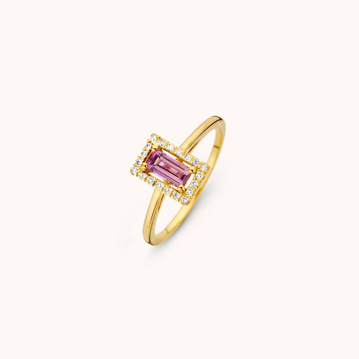 A striking pink Tourmaline adds a soft touch to this bold and ravishing 14 carat gold design. Defining pure beauty as 20x white diamonds catch the playful light of day.


Ref: M1626 | Ring | 14k Gold | 6.40 x 9.40 x 1.20 mm | Tourmaline Rectangular Pink: 1pc , White Diamond: 20pc