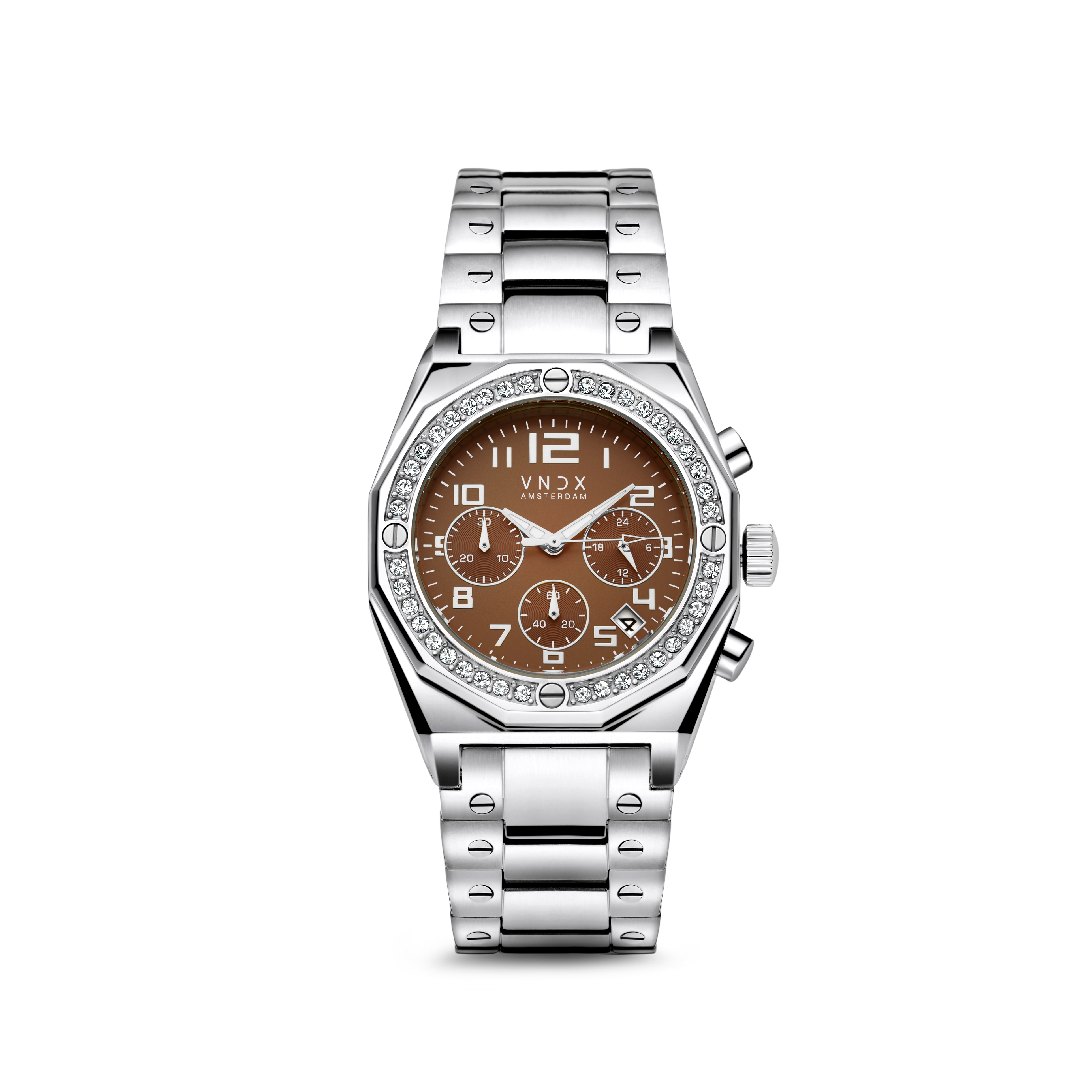 The One is een elegant dameshorloge met een kastdiameter van 38 mm, voorzien van praktische functies. Dit horloge biedt een datumaanduiding en een stopwatch, aangedreven door een betrouwbare chronograaf. De wijzerplaat en lunette stralen elegantie uit, uitgerust met prachtige swarovski stenen. De robuuste behuizing geeft het horloge een gedurfde uitstraling. The One heeft lichtgevende wijzers voor optimale zichtbaarheid in het donker en een krasbestendig saffierglas. Met een indrukwekkende waterdichtheid van 10 ATM, kun je met dit horloge zonder zorgen zwemmen in de grachten of gewoon genieten van een ontspannende douche. Kies voor The One en combineer stijl met functionaliteit.