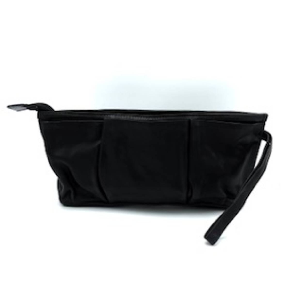 Deze bag in bag is ideaal als u te weinig vakken heeft in uw eigen tas het heeft aan beide zijkanten drie vakken. Ook heeft het één groot vak met rits met nog drie vakken erin.

afmetingen:
hoogte 13cm x breedte 26cm x diepte 6cm
