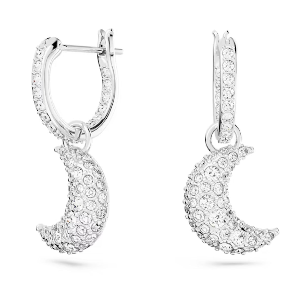 Stijl krijgt een nieuwe draai met deze mini-oorringen uit de Luna-lijn. Het ontwerp met een rhodium toplaag bevat een elegant paar halve manen, die elk zijn gedecoreerd met kristallen in vijf verschillende formaten voor een verfijnd pavé-effect. Een eenvoudige manier om elke look een mystieke energie te geven.