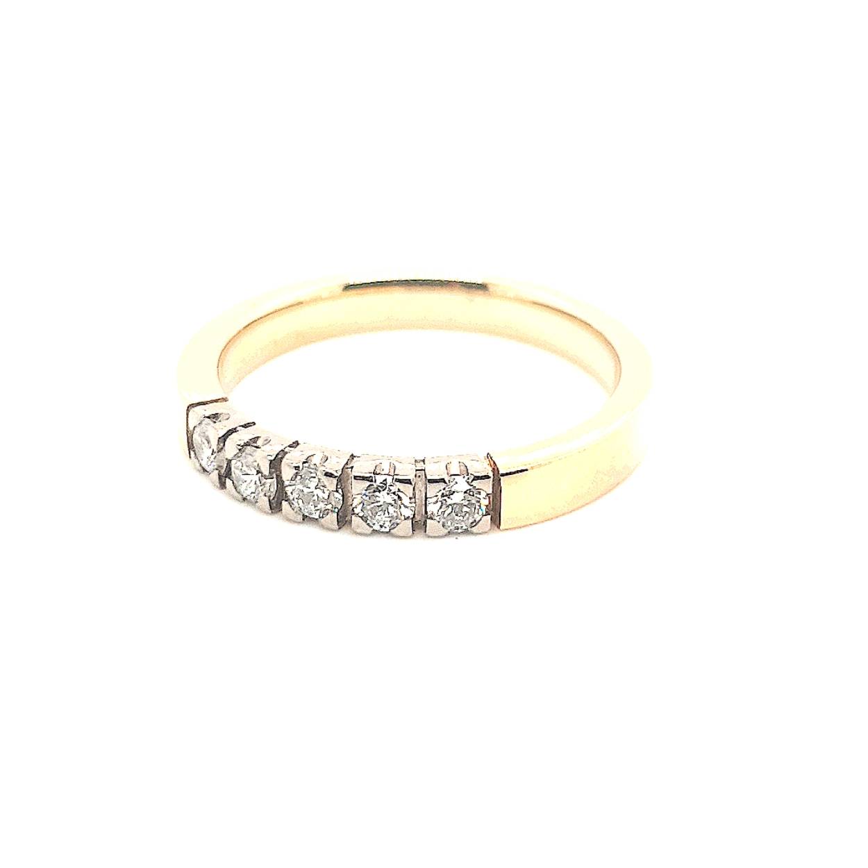 GOUDEN ALLINACE RING VAN HET MERK ALLER SPANNINGA MET 5-0.007CRT BRILJANT
