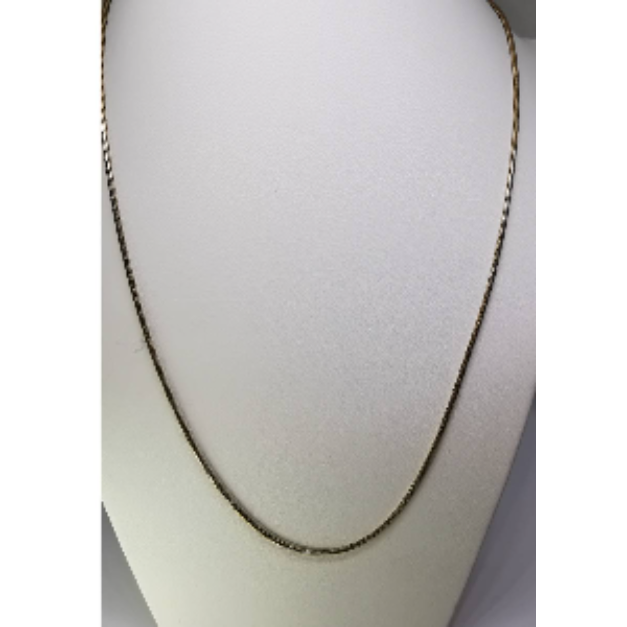 14 Karaat geel gouden slangen collier.
Leuk te combineren met een hanger uit onze assortiment!