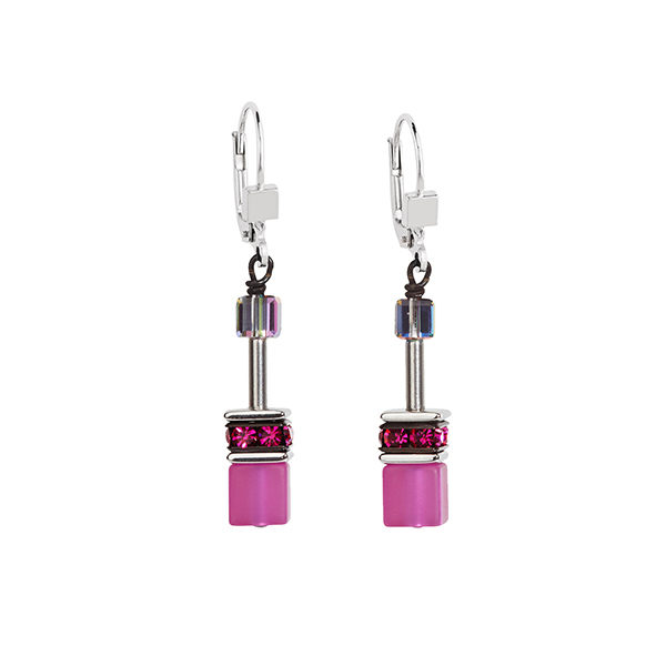Coeur de Lion oorhangers Multicolour rainbow pink zijn vervaardigd met stalen brisuren en bevat een roze synthetisch tijgeroog en roze Swarovski kristallen,
Oorhangers zijn uit te breiden tot een set met een bijpassende armband en collier.

2838201520