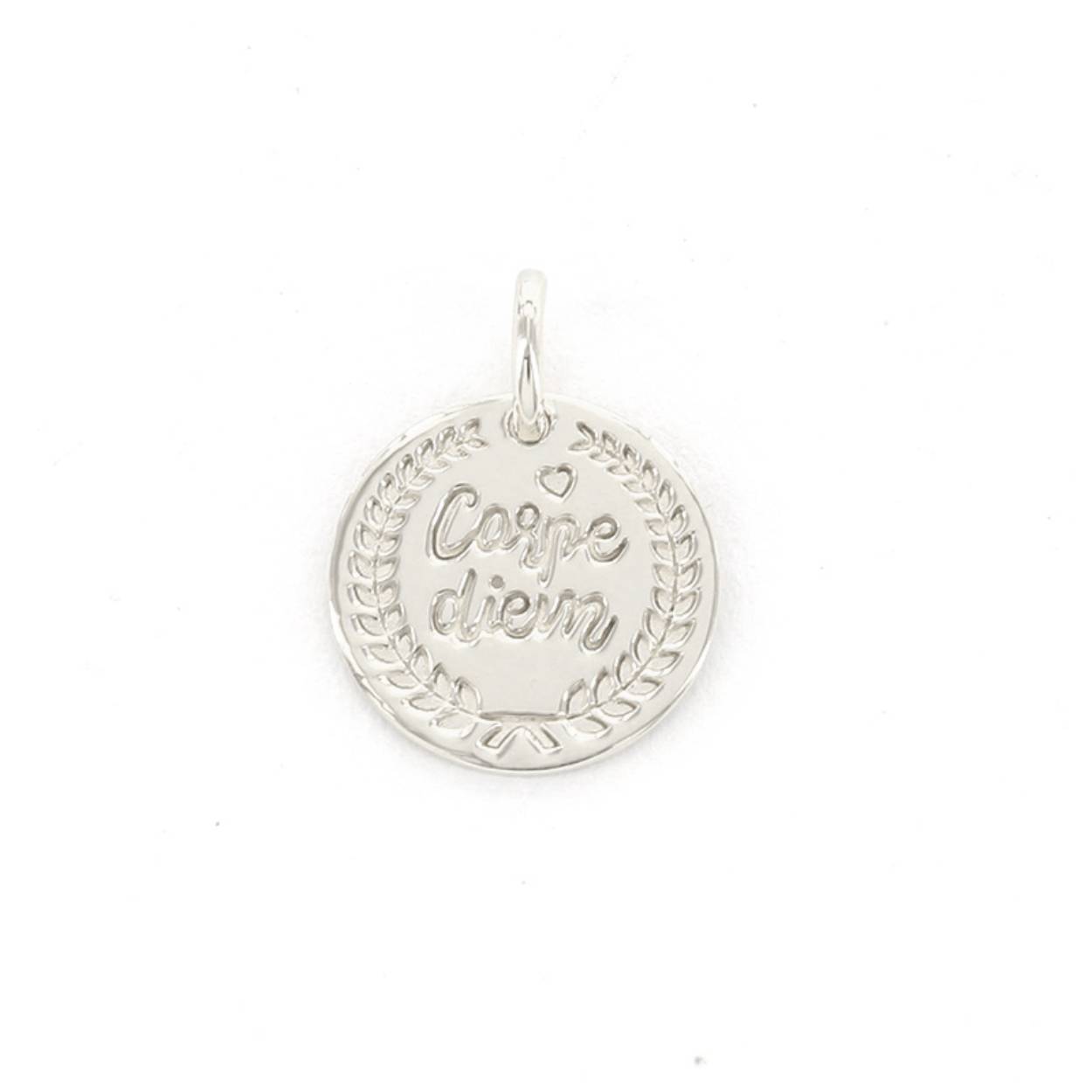 Voor deze hanger heb je een Imotionals ketting nodig. Imotionals kettingen hebben een klein oogje dat door de hanger past.

De collectie hangers en bedels van Imotionals bestaan uit initialen en symbolen. Kies je collier en bedel(s) naar keuze en creëer zo je gepersonaliseerde Necklace.  Je schuif de bedel aan het collier, de lengte kun je zelf bepalen, en hoe leuk is is om 2 of 3 lengtes samen te dragen. Creëer your own Necklace Party.

Imotionals is een zilveren sieradenlijn bestaande uit dunne colliers en hangertjes, het laatste in de vorm van initialen en symbolen. waarmee je door middel van colliers, initialen en symbolen expressie geeft aan jou gevoelens of gedachten.

Een letter sieraad zorgt ervoor dat je jouw look een persoonlijke touch kan geven. Kies voor je eigen letter of de letter van je beste vriendin, vriend, moeder of iemand anders die je dierbaar is. Je kunt er zelfs een hele naam aan hangen, met bijvoorbeeld een hartje of sterretje symbool voor extra betekenis. Ook mega leuk om te geven als cadeautje. Get it before it's gone!