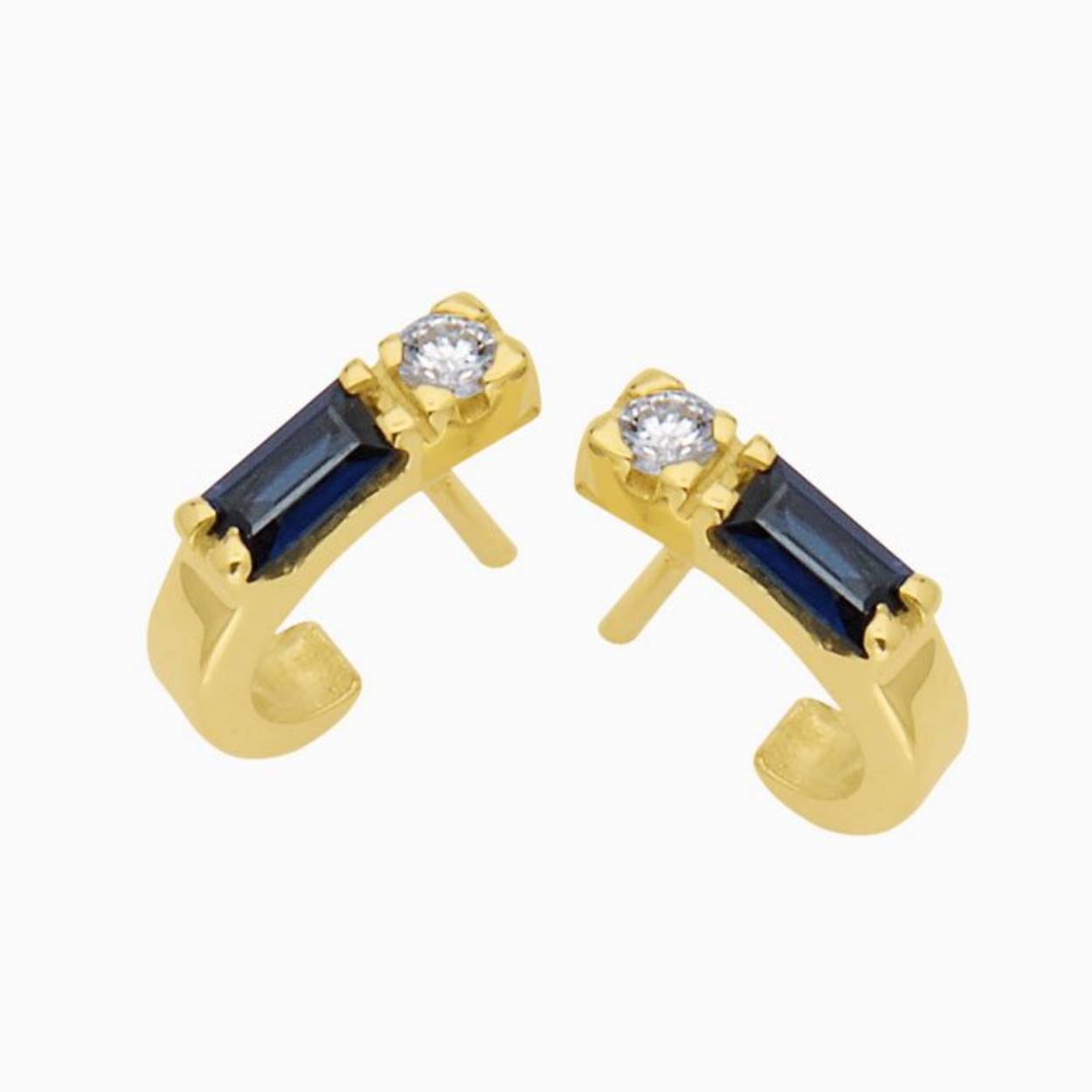 Eclat Oorknoppen Baguette. 14 karaat goud met 0,10 crt. briljant geslepen diamant en 0,50 crt. saffier.  Diamant kwaliteit Top Wesselton VVS/VS | OK1014