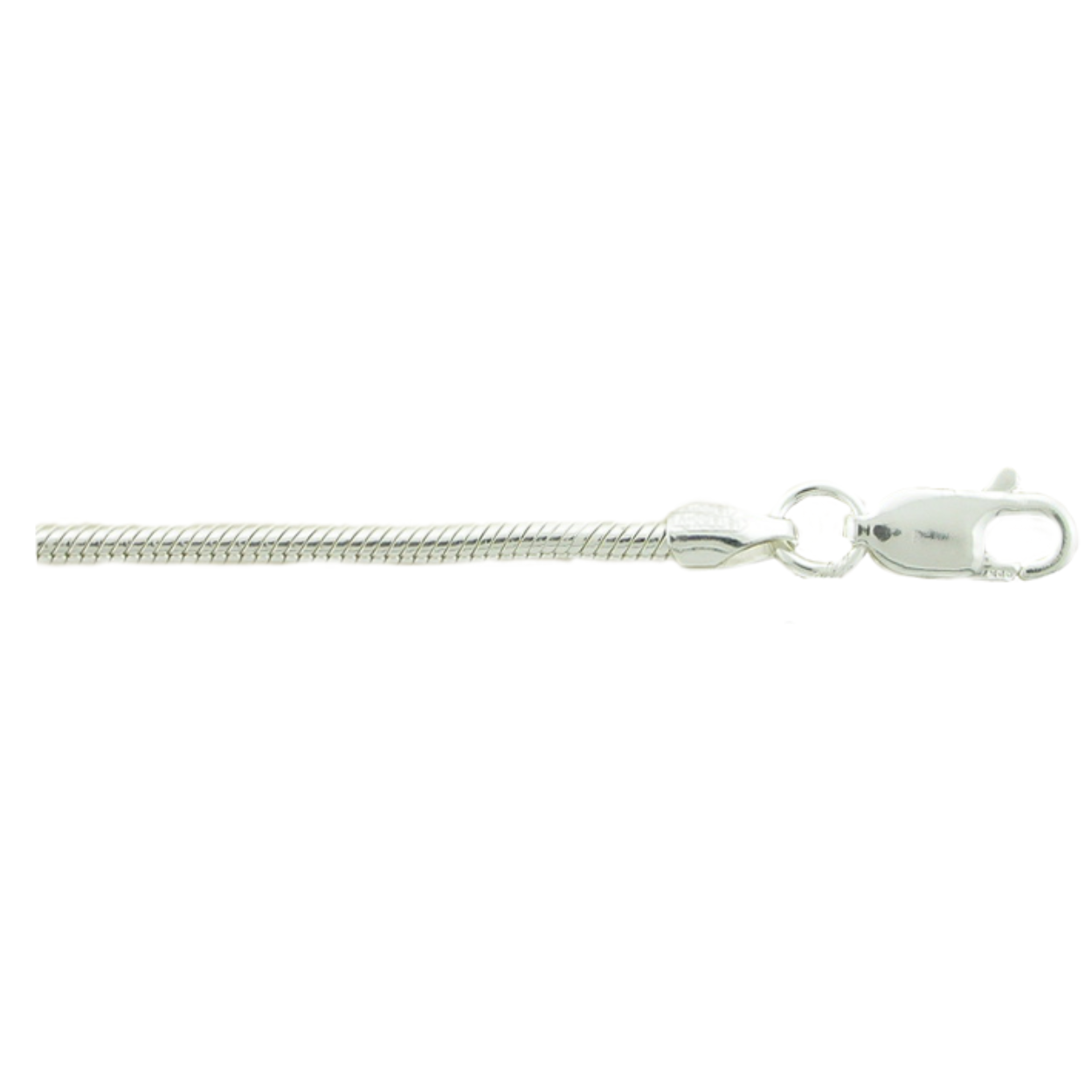 Piccolo APCM collier 42cm is gemaakt van zilver slang schakel en heeft een karabijnslot. Let wel op dat er genoeg ruimte overblijft voor de Piccolo bedels, zodra deze op de collier geplaatst worden dan wordt het collier korter. Draag het collier met een stopper van Piccolo om je collier compleet te maken.