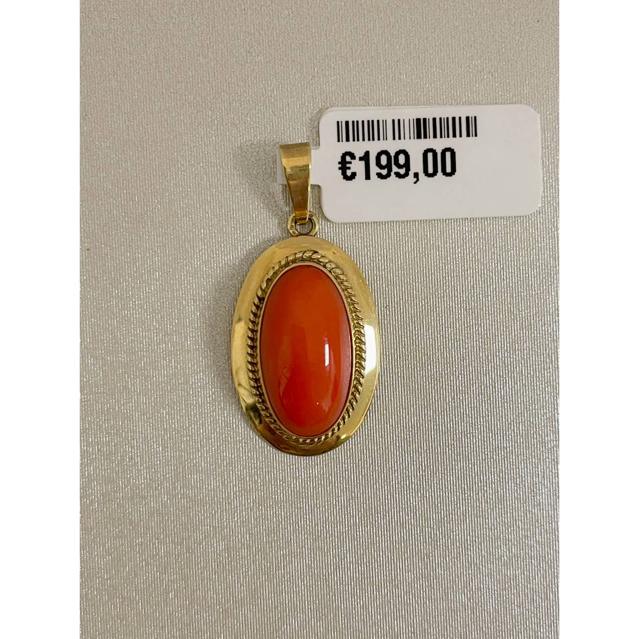 VINTAGE geelgouden hanger / bloedkoraal