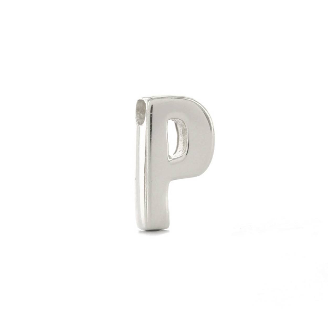 Voor deze hanger heb je een Imotionals ketting nodig. Imotionals kettingen hebben een klein oogje dat door de hanger past.

De collectie hangers en bedels van Imotionals bestaan uit initialen en symbolen. Kies je collier en bedel(s) naar keuze en creëer zo je gepersonaliseerde Necklace.  Je schuif de bedel aan het collier, de lengte kun je zelf bepalen, en hoe leuk is is om 2 of 3 lengtes samen te dragen. Creëer your own Necklace Party.

Imotionals is een zilveren sieradenlijn bestaande uit dunne colliers en hangertjes, het laatste in de vorm van initialen en symbolen. waarmee je door middel van colliers, initialen en symbolen expressie geeft aan jou gevoelens of gedachten.

Een letter sieraad zorgt ervoor dat je jouw look een persoonlijke touch kan geven. Kies voor je eigen letter of de letter van je beste vriendin, vriend, moeder of iemand anders die je dierbaar is. Je kunt er zelfs een hele naam aan hangen, met bijvoorbeeld een hartje of sterretje symbool voor extra betekenis. Ook mega leuk om te geven als cadeautje. Get it before it's gone!