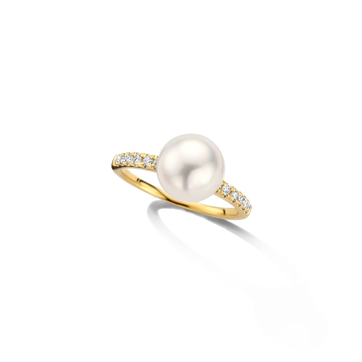 Ring geel goud 18kt met diamanten en een parel.