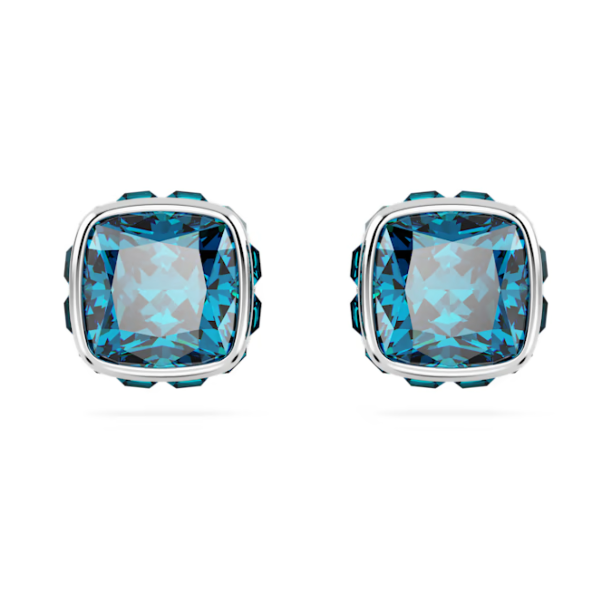 Deze levendige, veelzijdige oorstekers passen overal bij en zijn geïnspireerd op de geboortesteen van december. De sieraden met een rhodium toplaag zijn voorzien van één steen met een square-slijpvorm in een kobaltblauwe kleur, en beschermen en begeleiden de drager wanneer deze de innerlijke avonturier volgt. Een betekenisvol cadeau voor een dierbare of het perfecte cadeau voor uzelf.
Formaat: 0.9 x 0.9 cm