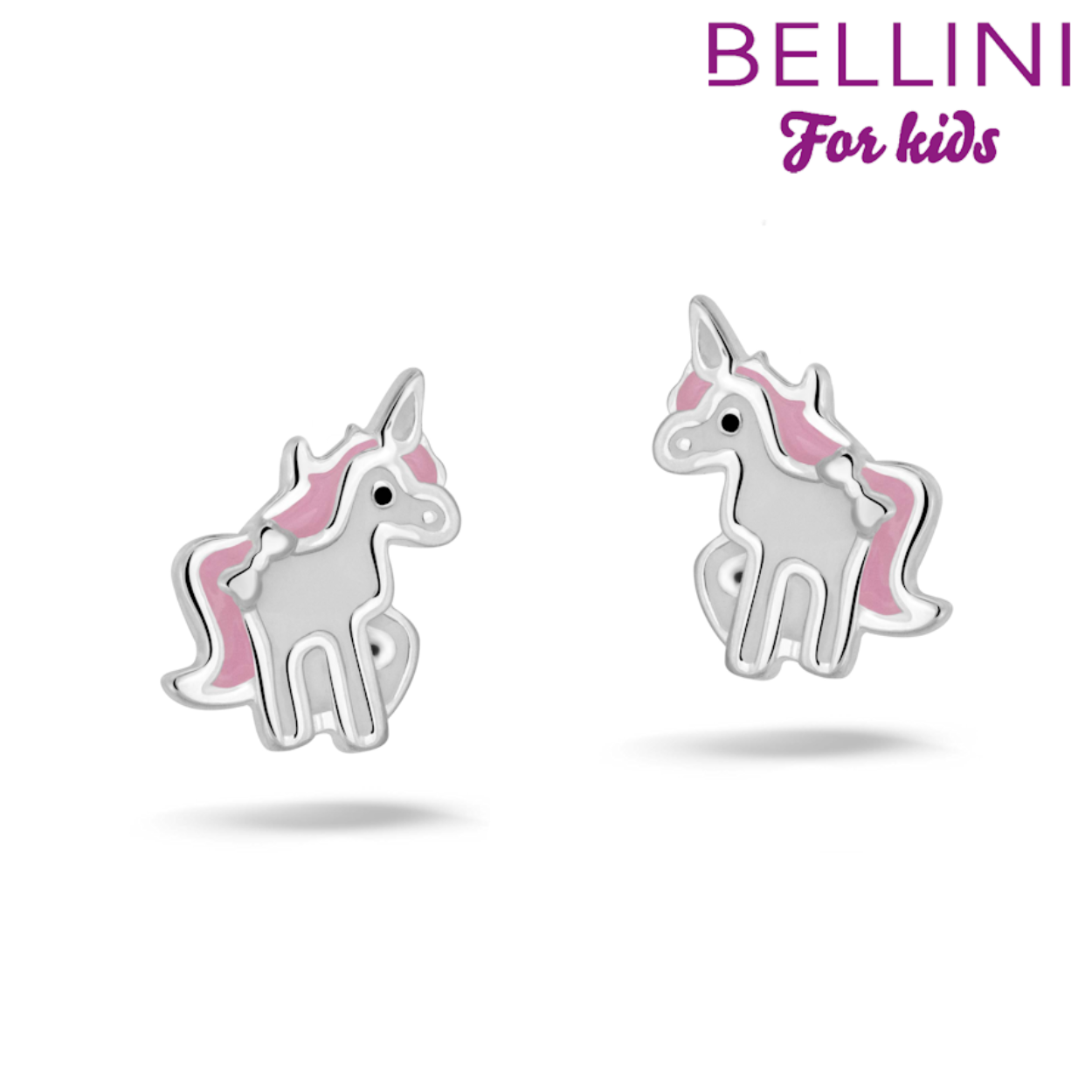 Bellini zilveren oorstekers met een unicorn. met witte en roze emaille. 
Maak een complete sieraden set door de oorstekers te combineren met de bijpassende ring en collier. Alle Bellini kindersieraden worden geleverd in het bijbehorende roze sieradendoosje of buideltje en zijn een perfect cadeau voor een verjaardag, zwemdiploma, communie of andere feestelijke gelegenheid. Bellini for kids is een sieradenlijn welke speciaal voor de jonge meisjes is ontworpen. De gehele Bellini collectie is gemaakt van het eerste gehalte zilver (925) en voorzien van zirkonia's of vrolijk gekleurd emaille.