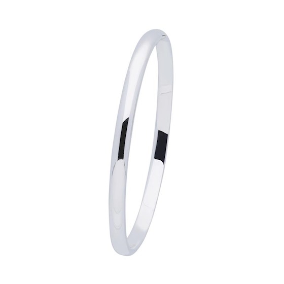 Huiscollectie massief zilveren  bangle armband. De armband heeft een bolle afwerking. Diameter 60 millimeter en een breedte van 5 millimeter. Het is mogelijk om deze armband  te graveren. Vraag naar de mogelijkheden