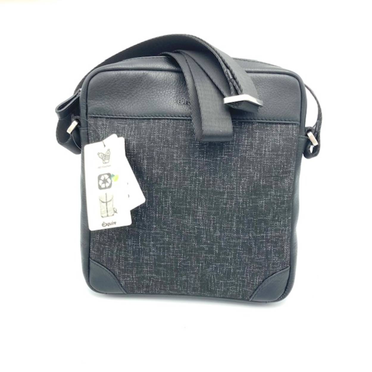 Afmetingen:
Hoogte 24cm x breed 23cm x diep 5cm