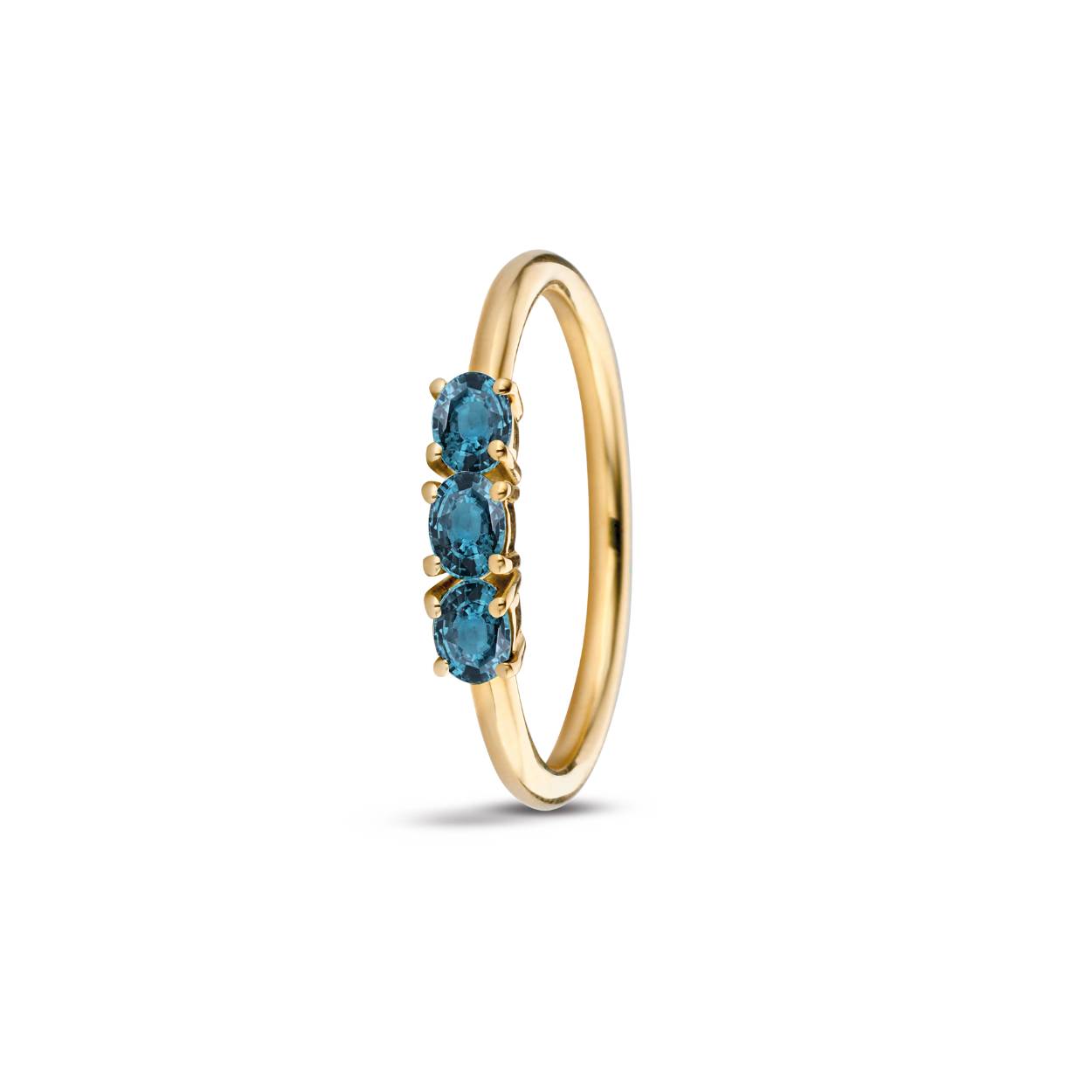 MISS SPRING TRÉS LONDON BLUE TOPAZ is 14 karaat goud met drie london blue topaz edelstenen.