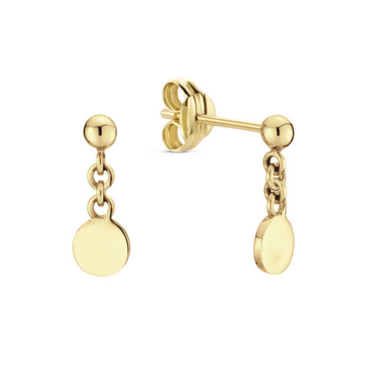 De Jackie Dangling Disc Studs zijn de perfecte toevoeging aan jouw earparty! Gemaakt van 14 karaat goud en prachtig om te combineren met je andere Jackie favorieten. 

Tropical Paradise
Dat Jackie van reizen houdt is geen geheim. Voor haar 14 karaat gouden sieradencollectie heeft zij zich deze keer laten inspireren door de tropen.
Haar Tropical Paradise collectie biedt een mix van elegantie en avontuur. Voel de zon schijnen waar je ook bent!

Weelderige jungles, azuurblauwe oceanen en de schittering van de zon op witte zandstranden: de ontwerpen met edelstenen zijn een weerspiegeling van Jackie’s mooiste herinneringen. Of het een dag op kantoor is of een avondje uit, deze sieraden voegen een vleugje exotische allure toe aan elke gelegenheid.

Het merk
Jackie is hét 14 karaat gouden on trend sieradenmerk. De collecties zijn geïnspireerd op de reizen die ik maak, van stedentrips tot exotische oorden. Elk gouden sieraad is helemaal van nu, handgemaakt door Europese goudsmeden en vervaardigd van overwegend gerecycled goud met echte edelstenen en zoetwaterparels. Elke collectie is dan ook met veel liefde en passie samengesteld. Mijn Jackie sieraden zijn de perfecte finishing touch voor iedere outfit!

Specificaties
- Oorsieraad
- Materiaal: 14 Karaat - Geelgoud - 585
- Lengte 10mm
