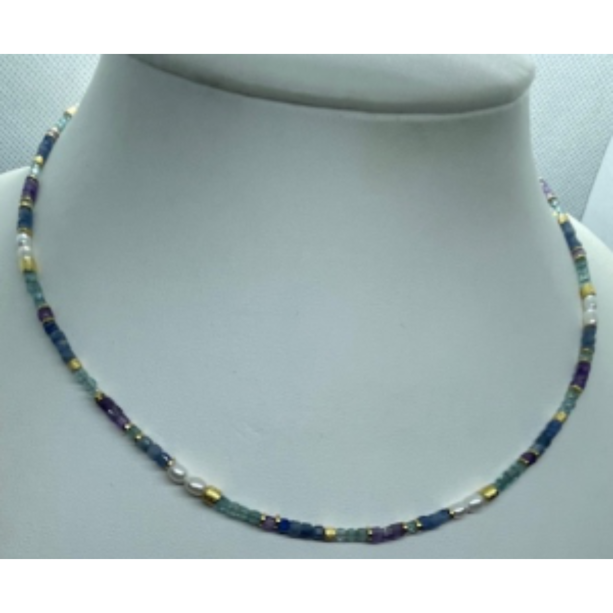 Collier met kyaniet, apatiet, amethyst en parels