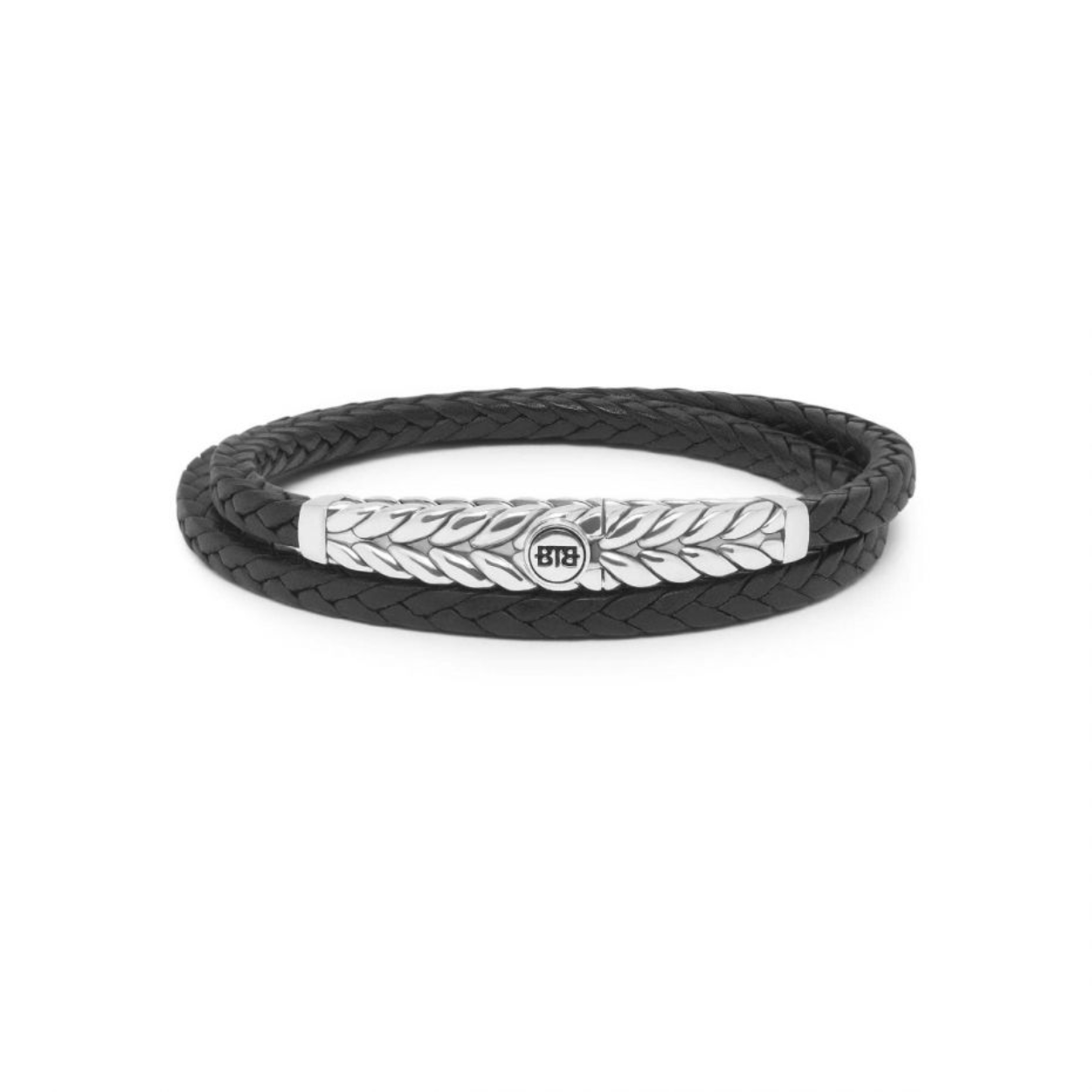 De Barbara Double Leather Black armband, een mix van hoogwaardige kwaliteit leer en 925 sterling zilver met de bekende Barbara-schakel. Klassiek en toch stoer tegelijk.